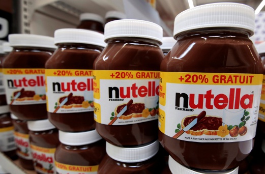 FILE PHOTO: Jars of Nutella chocolate-hazelnut paste are displayed at a Carrefour hypermarket in Nice, France, April 6, 2016. REUTERS/Eric Gaillard/File Photo
